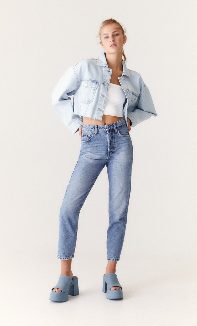 Stradivarius Blugi Mom Fit Denim Albastru Închis Mediu 44 Albastru imagine reduceri