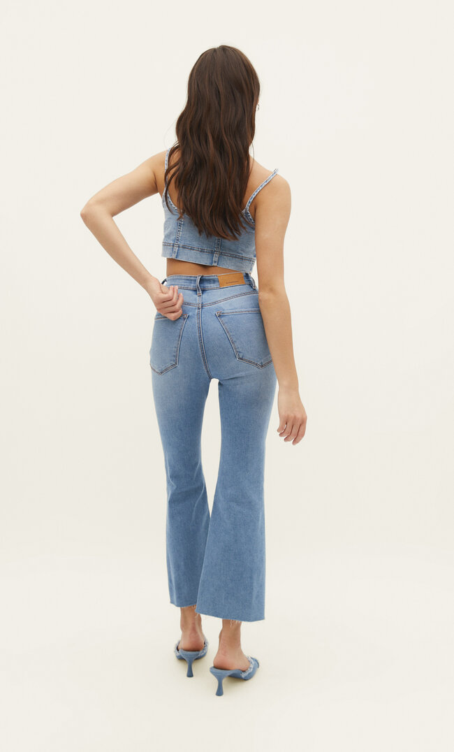Opmærksom Sober universitetsområde Stradivarius Cropped Flared Jeans Medium Light Blue Denim 36 | StyleSearch