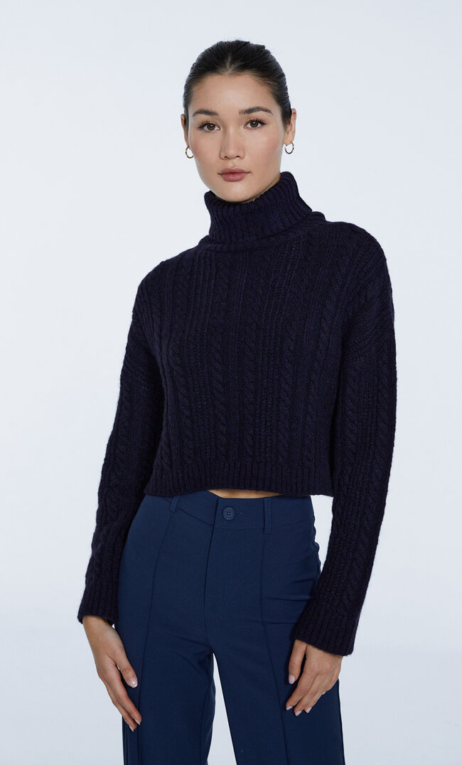 Stradivarius Pulover Cropped Cu Torsade Și Guler Întors Bleumarin Xs Bleumarin imagine reduceri