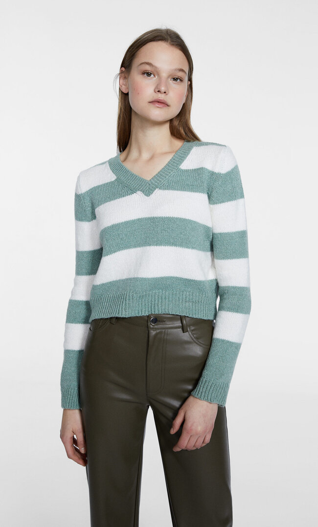 Stradivarius Gefilzter Pullover mit Streifen Grün M