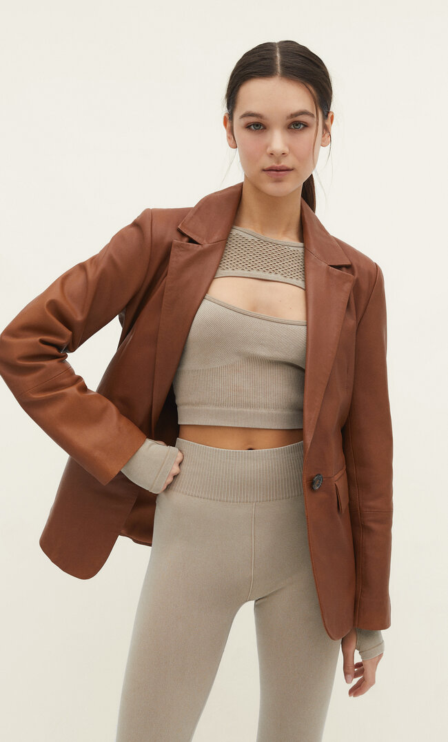 Stradivarius Blazer aus Nappaleder Dunkles Camel S