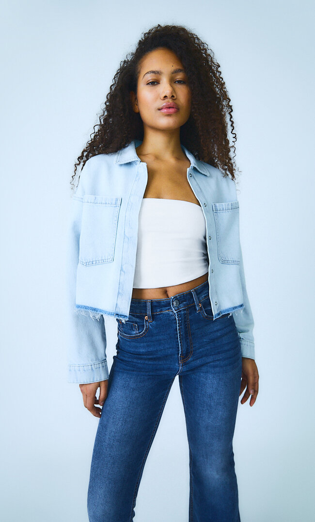 Stradivarius Krótka jeansowa koszula wierzchnia Denimowy z efektem wybielenia XL
Stradivarius Krótka jeansowa koszula wierzchnia Denimowy z efektem wybielenia XL