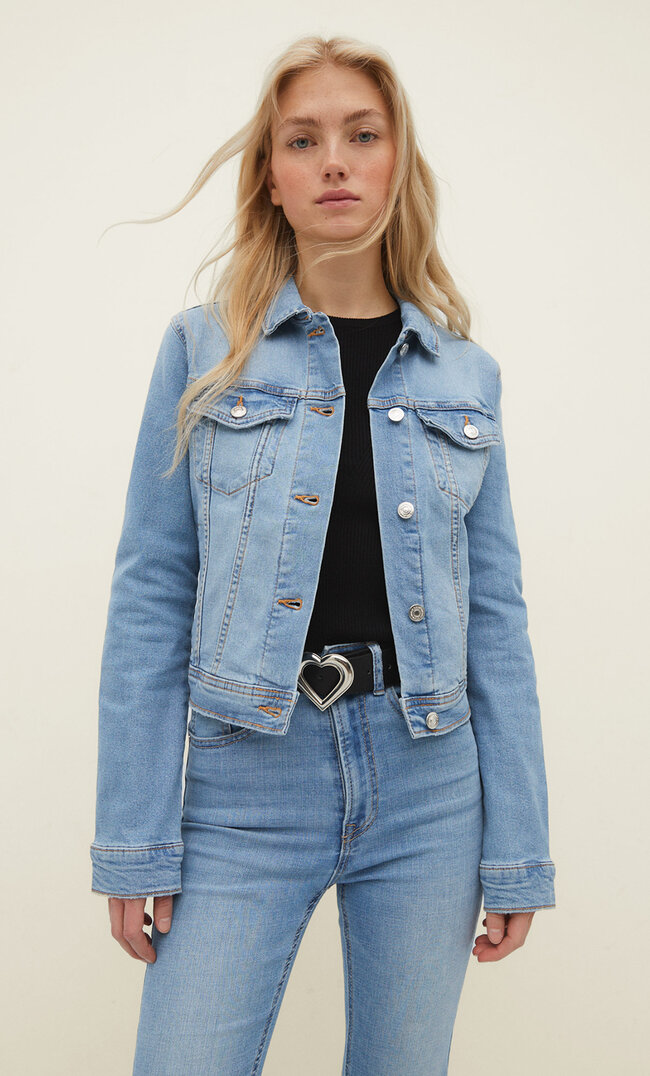 Stradivarius Jeansjacke im Slim-Fit Medium light blue Denim L