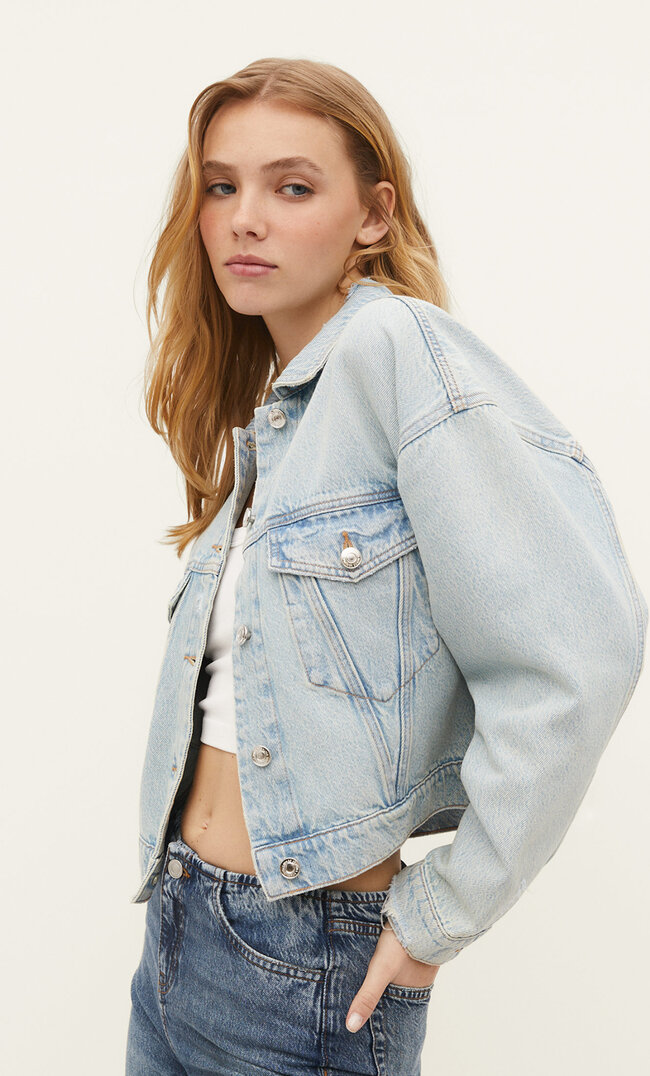 Stradivarius Cropped-Jeansjacke Overdyed Denim S