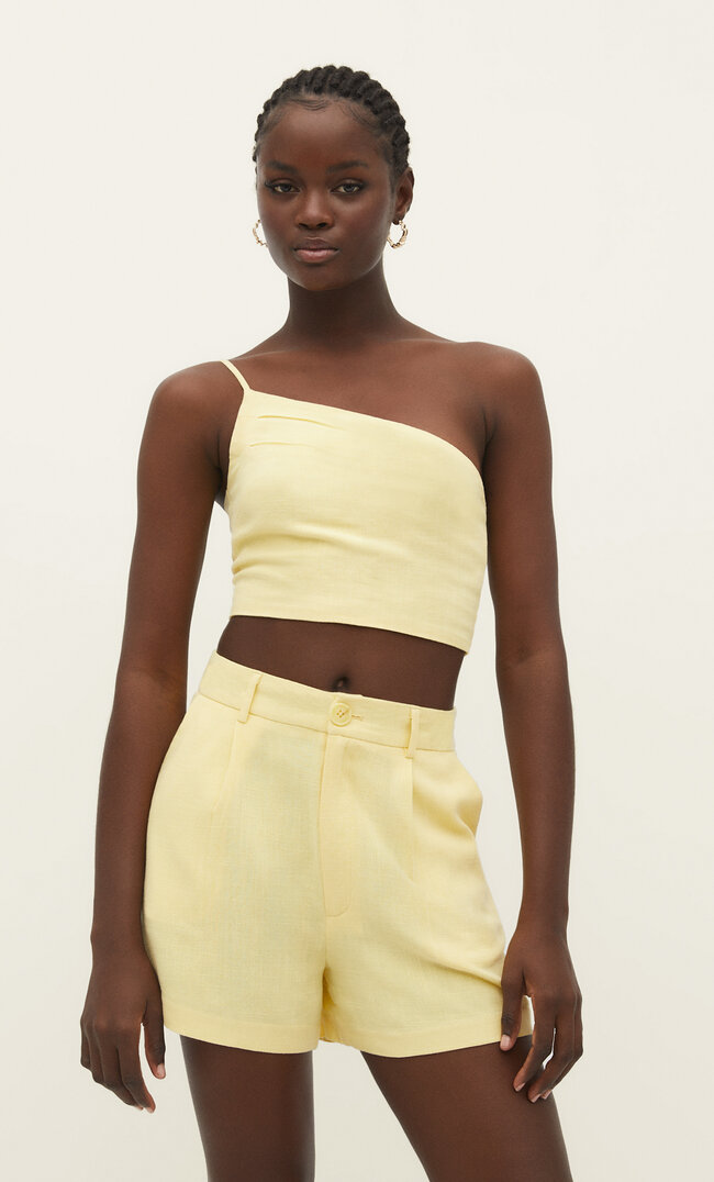 Stradivarius Asymmetrisches Top mit Leinenanteil Goldfarben L