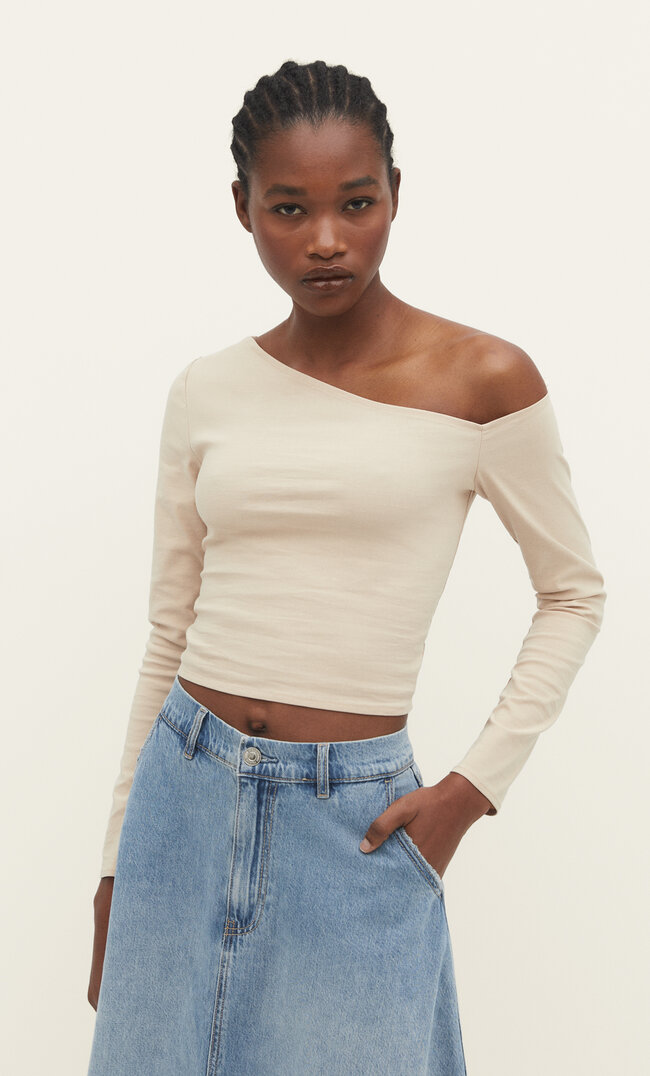 Stradivarius Langarm-Top mit asymmetrischem Kragen Steingrau XS