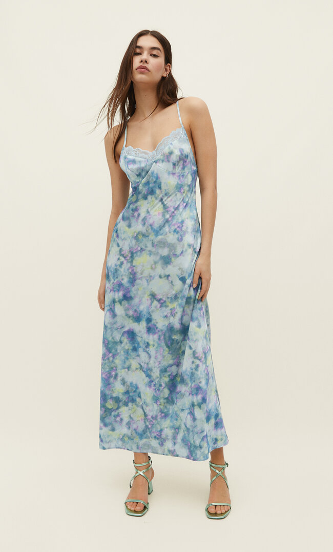 Stradivarius Satin-Midikleid In Lingerie-Optik Mit Print Himmelblau Xl
Stradivarius Satin-Midikleid In Lingerie-Optik Mit Print Himmelblau Xl
