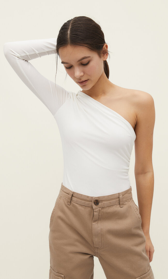 Stradivarius Asymmetrischer, drapierter Body Ecru L