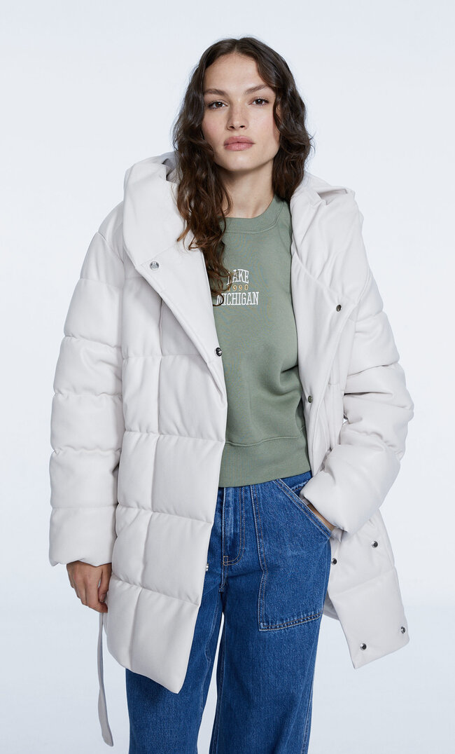 Stradivarius Steppjacke mit Gürtel aus Kunstleder Vanille M