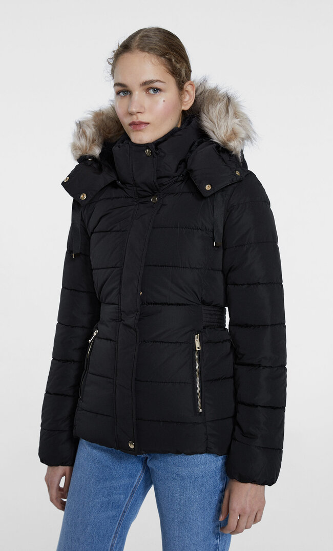 Stradivarius Wasserfester Anorak mit abnehmbarer Kapuze Schwarz S