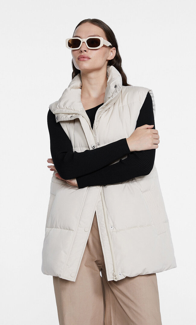 Stradivarius Steppweste Vanille XS