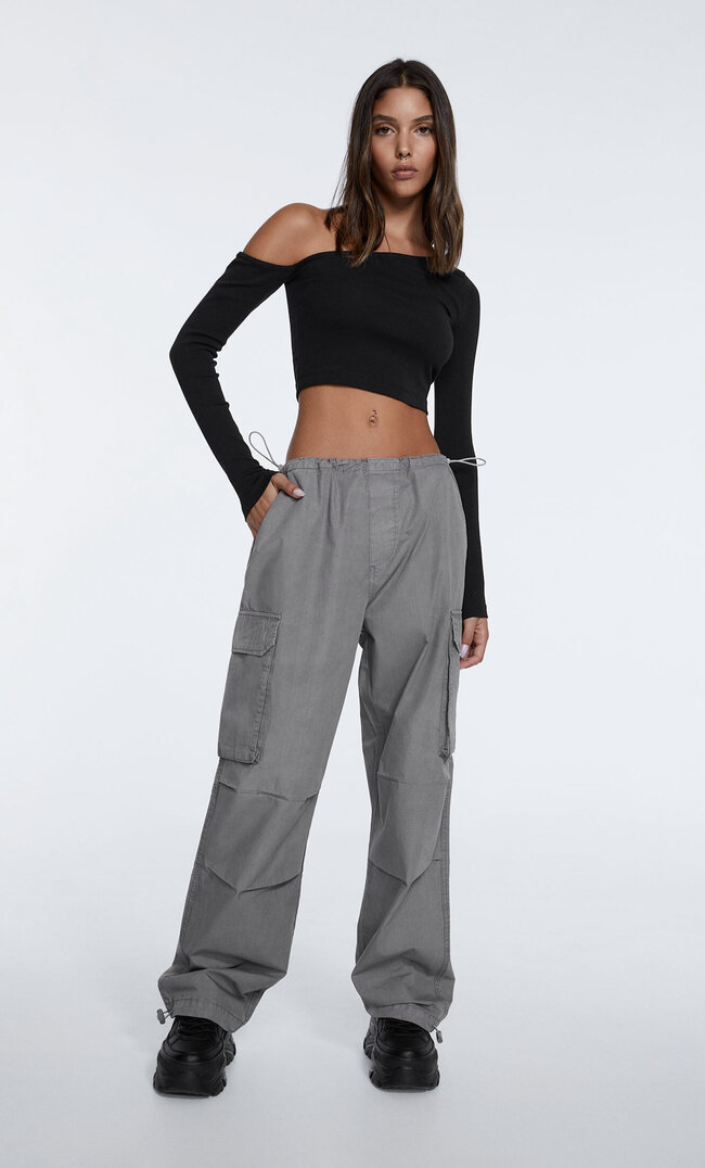 Stradivarius Parachute-Cargo-Hose aus Popelin Perlgrau S
