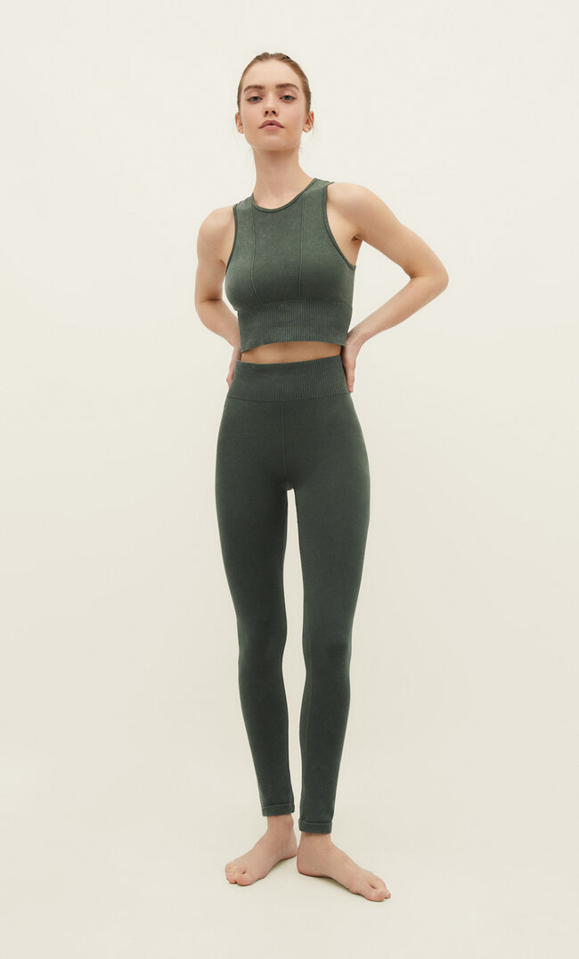 Stradivarius Sportowe legginsy z efektem sprania Butelkowo-zielony L