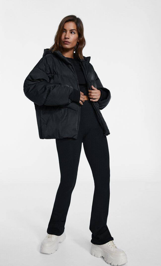 Stradivarius Pikowana Kurtka Oversize Z Kapturem Czarny Xs