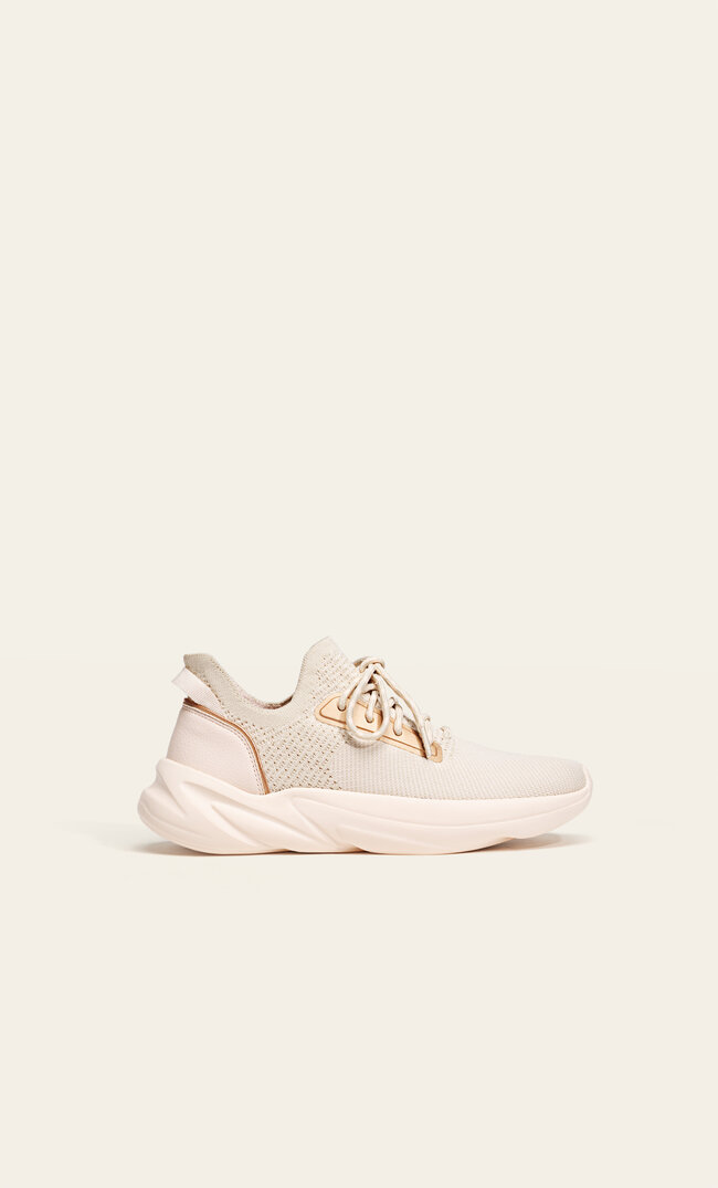 Stradivarius Buty sportowe z ozdobnym detalem Dwukolorowy 39