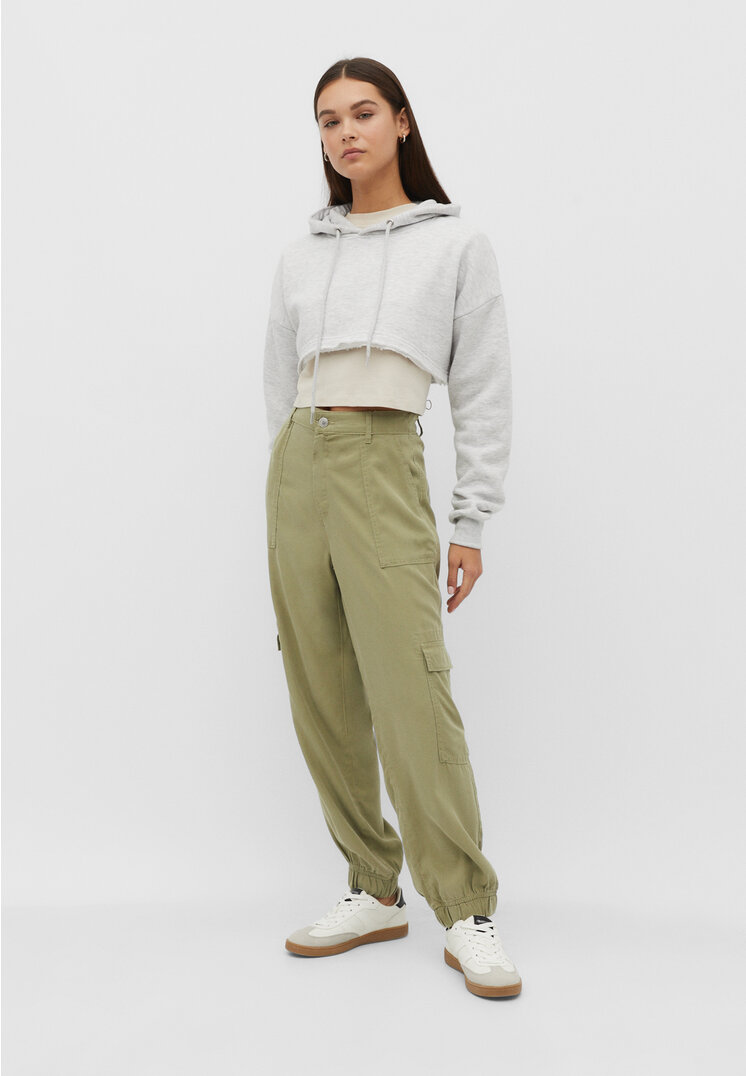 Stradivarius Fließende Cargohose Khaki XL