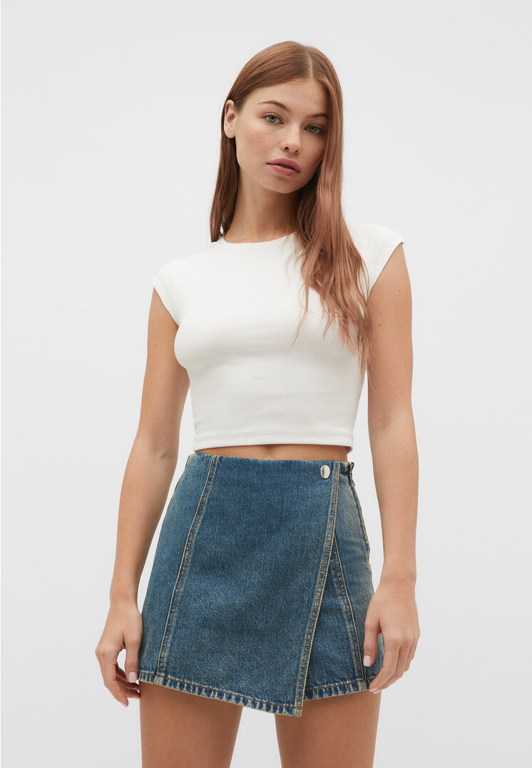 Stradivarius Jeansowe spódnicospodenki z kopertowym przodem Denimowy wielokrotnie farbowany 36
Stradivarius Jeansowe spódnicospodenki z kopertowym przodem Denimowy wielokrotnie farbowany 36