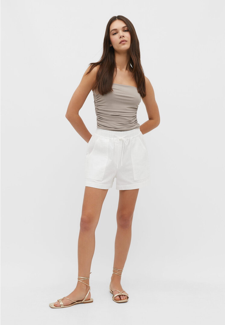 Stradivarius Shorts im rustikalen Stil Weiß L