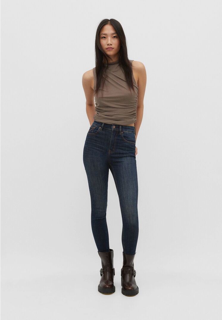 Stradivarius 1400 Regular-Waist-Jeans im Skinny-Fit Medium light blue Denim 42
Stradivarius 1400 Regular-Waist-Jeans im Skinny-Fit Medium light blue Denim 42