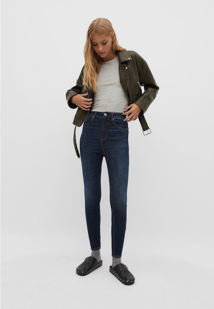 Stradivarius 1450 Skinny-Jeans mit sehr hohem Bund Medium light blue Denim 44
Stradivarius 1450 Skinny-Jeans mit sehr hohem Bund Medium light blue Denim 44