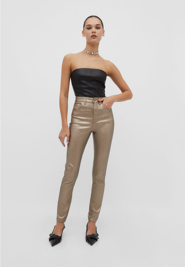Stradivarius Beschichtete Hose mit hohem Bund Perlgrau 34