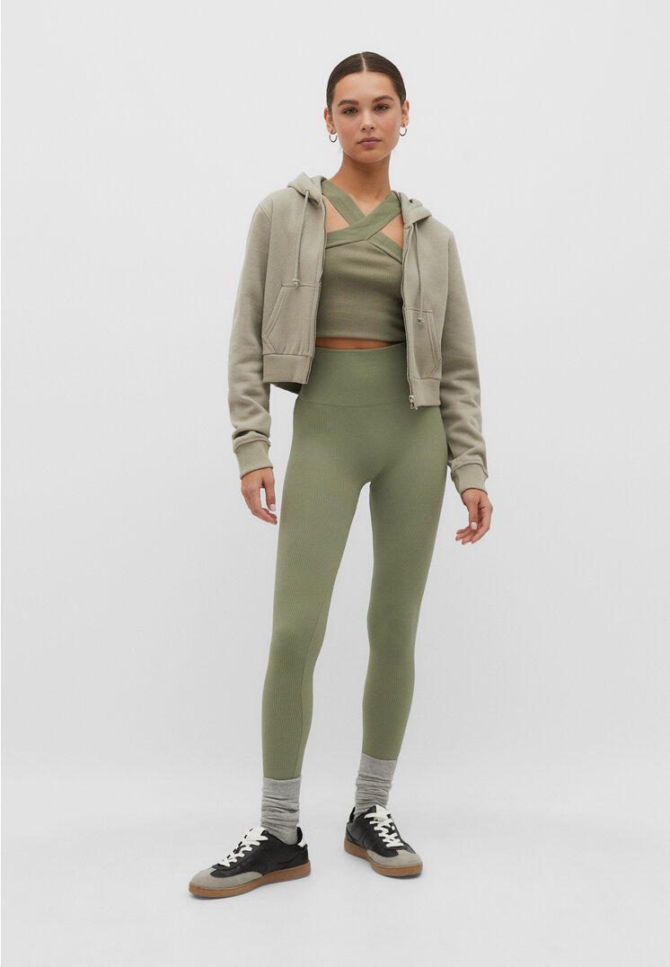 Stradivarius Bezszwowe legginsy Khaki L