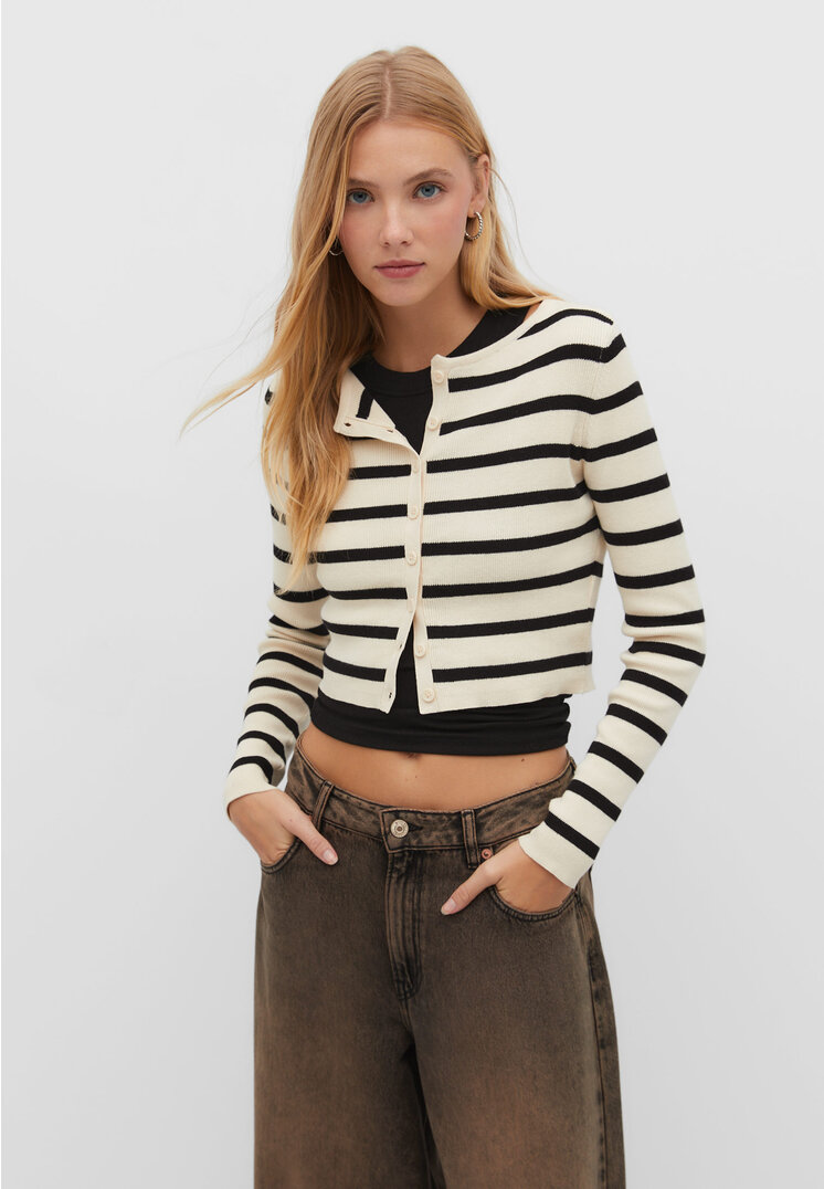 Stradivarius Gestreifte Strickjacke mit Knöpfen Vanille M