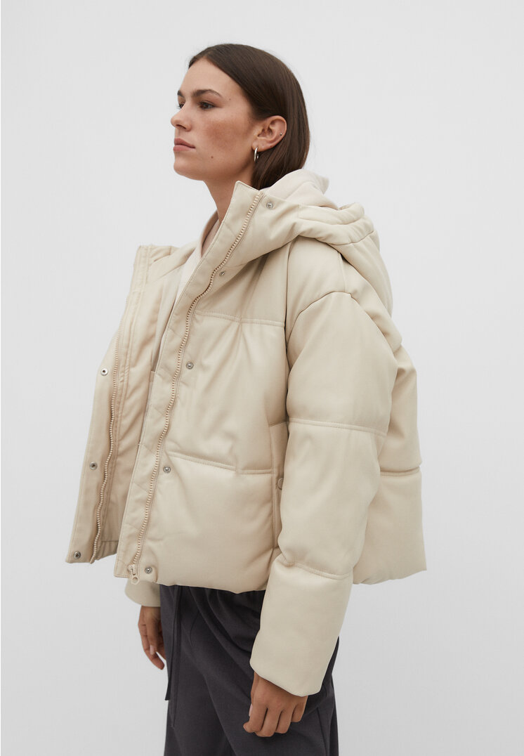 Stradivarius Gesteppte Kunstlederjacke Ecru S