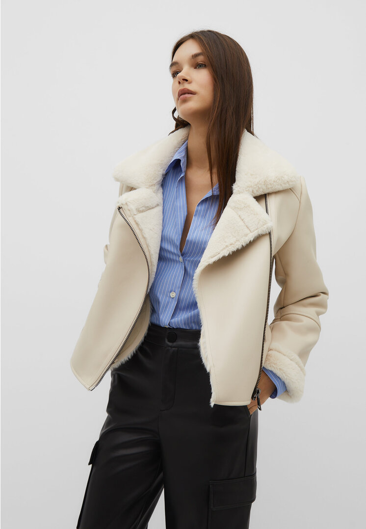 Stradivarius Doubleface-Bikerjacke aus Kunstleder Ecru L