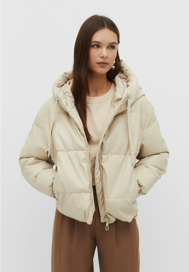 Stradivarius Puffer Schal aus Kunstleder mit Kapuze Ecru L