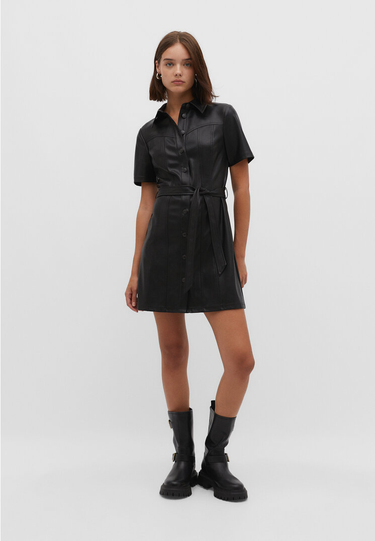 Stradivarius Kurzes Kleid aus Kunstleder Schwarz S
