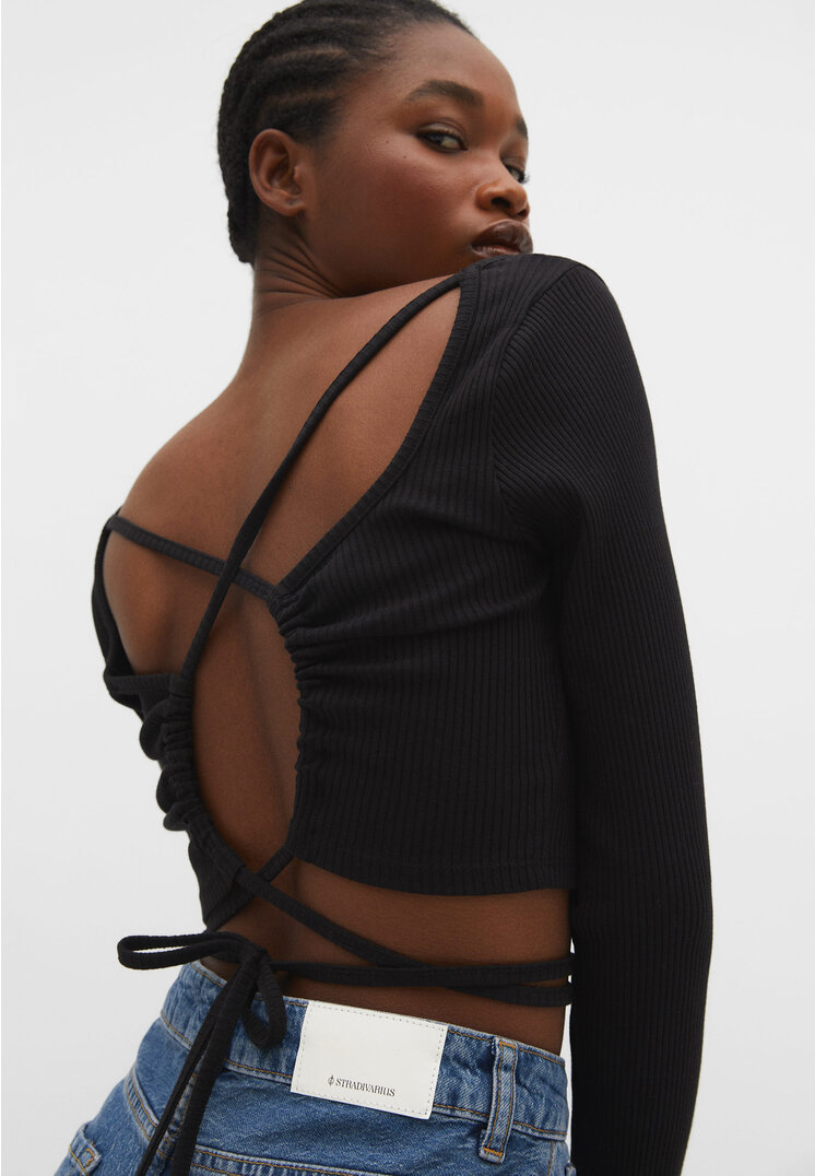Stradivarius Langärmeliges Cropped-Top mit Bändern am Rücken Schwarz S