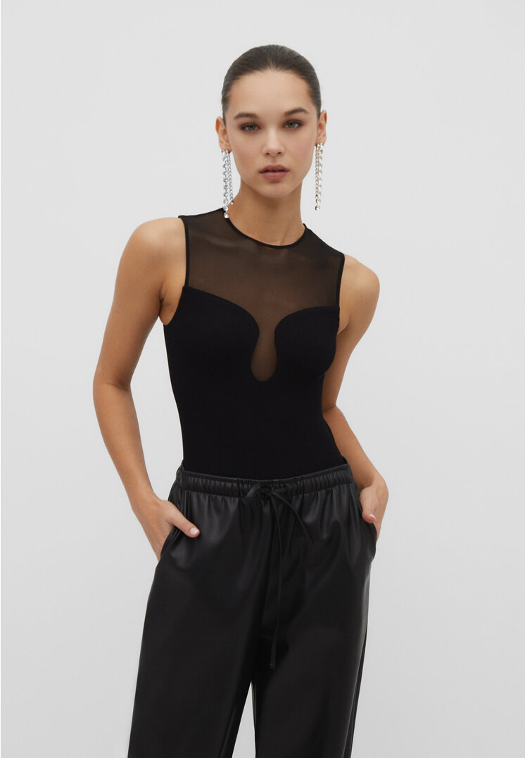 Stradivarius Nahtloser Body mit Herzausschnitt Schwarz L