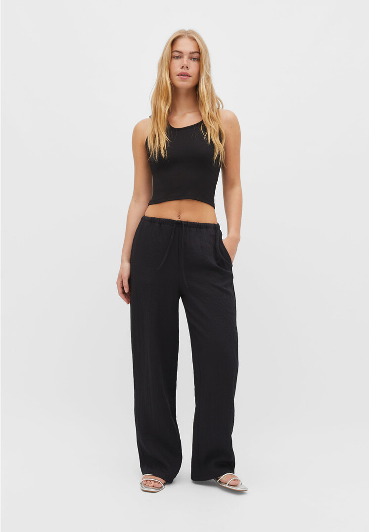 Stradivarius Fließende Hose im rustikalen Stil Schwarz M