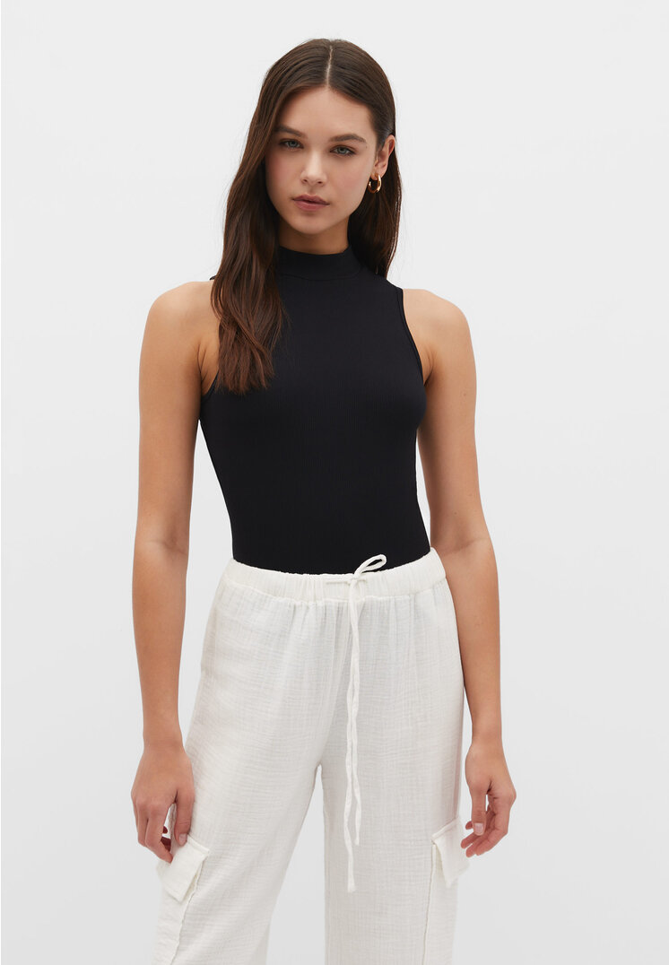 Stradivarius Rückenfreier Body mit Neckholder Schwarz S
