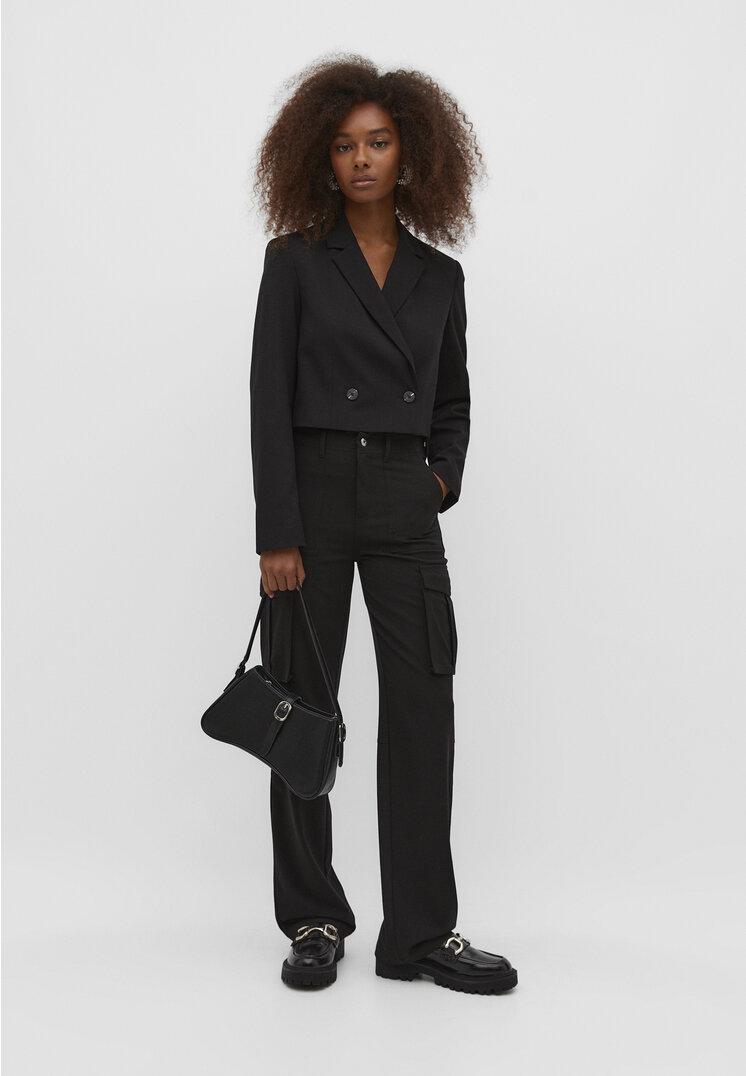 Stradivarius Elegante Cargohose mit Gürtelschlaufen Schwarz 34