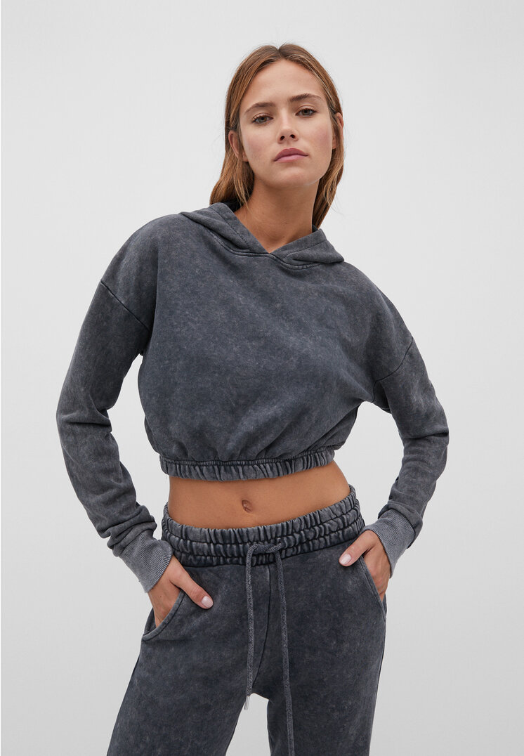 Stradivarius Krótka bluza z efektem sprania Ciemnoszary L