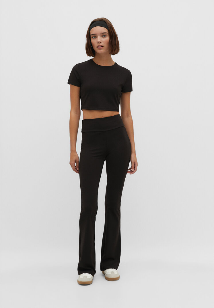Stradivarius Rozszerzane modelujące legginsy Czarny S