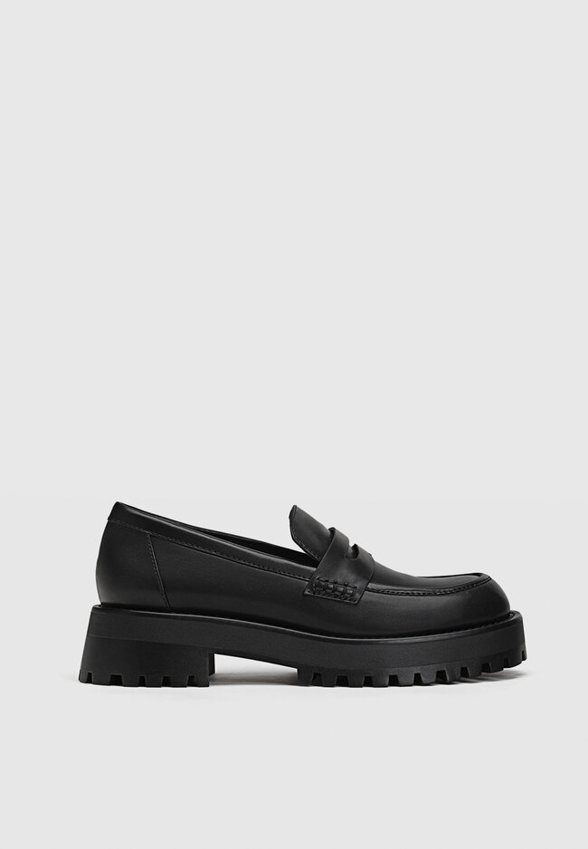 Stradivarius Loafers with track soles  BLACK  2 product