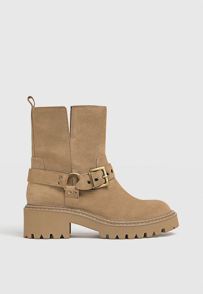 Stradivarius Flache Stiefeletten aus Leder im Bikerlook BEIGE 37