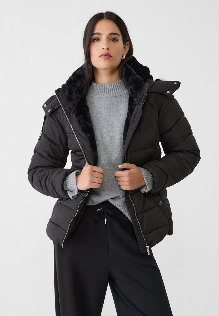 Stradivarius Steppjacke mit abnehmbarer Kapuze Schwarz XL