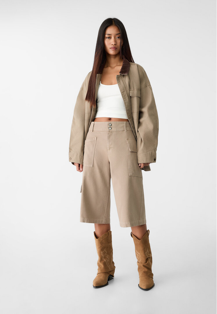 Stradivarius Regulowane bermudy z diagonalu z wieloma kieszeniami Khaki 44
Stradivarius Regulowane bermudy z diagonalu z wieloma kieszeniami Khaki 44