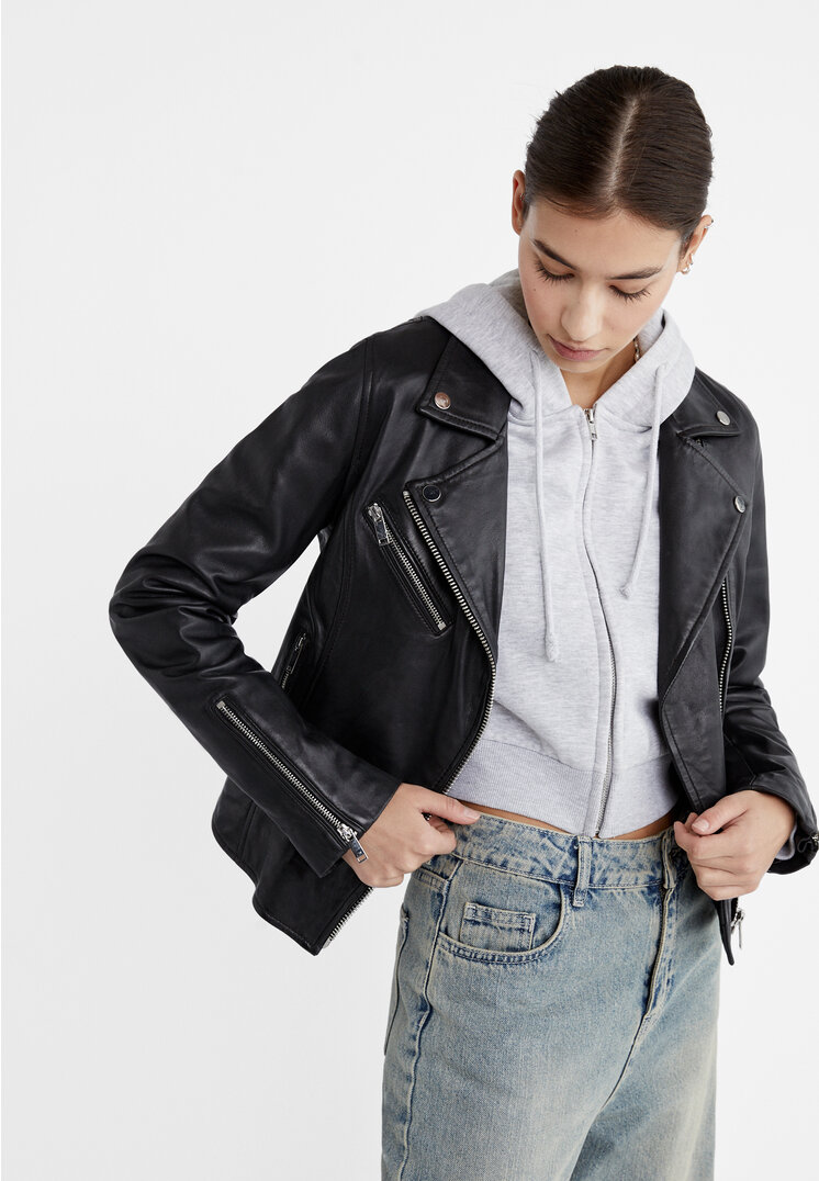 Stradivarius Bikerjacke aus Leder Schwarz S