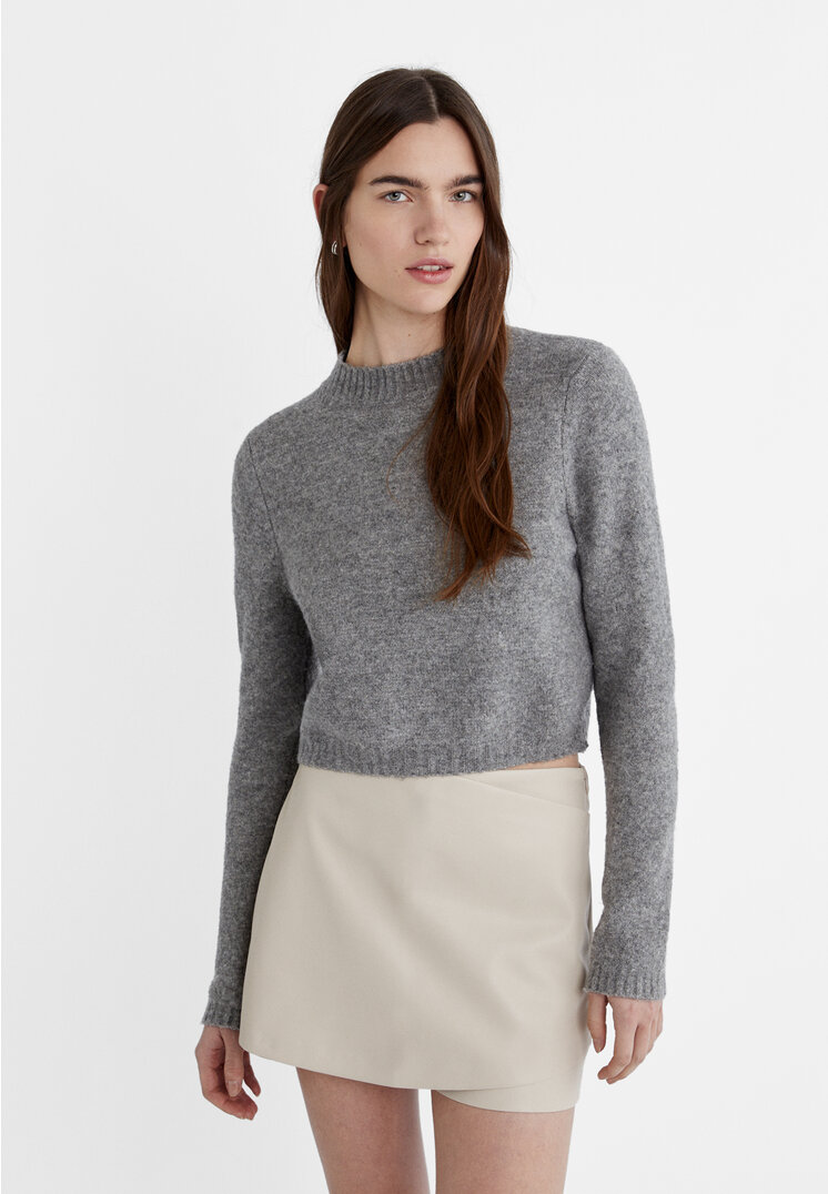 Stradivarius Cropped-Pullover aus weichem Material Graumeliert M
