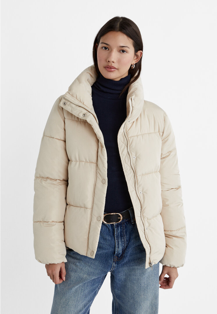Stradivarius Steppjacke mit Stehkragen Vanille M