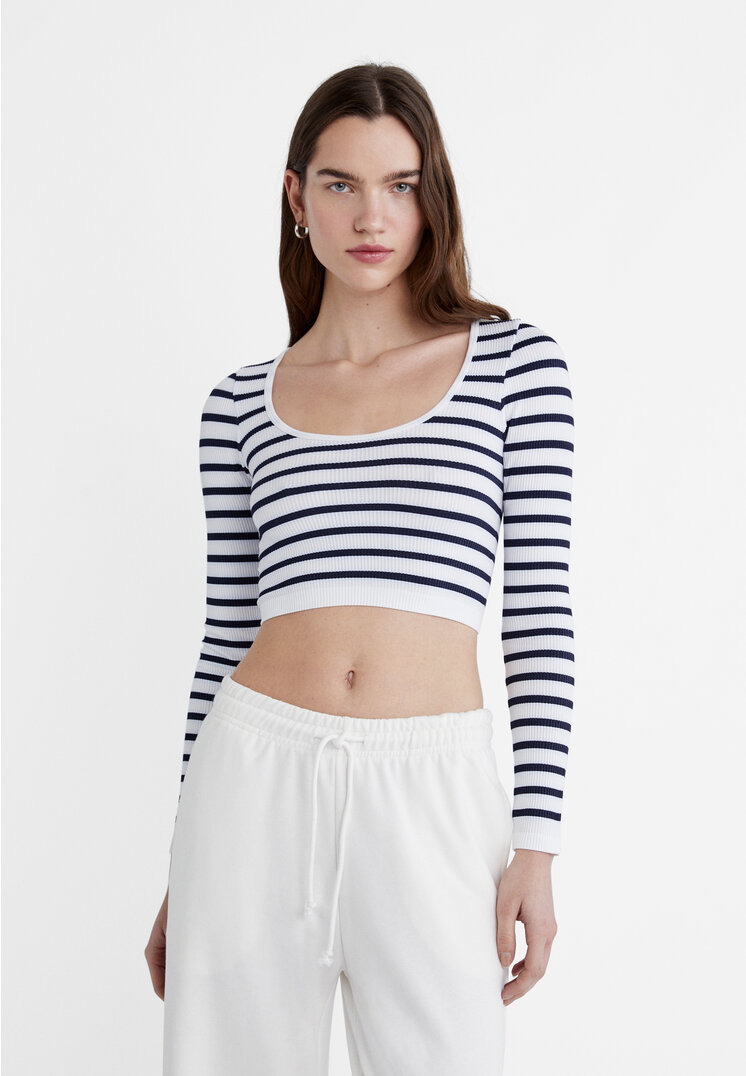 Stradivarius Nahtloses Cropped-Top im Balletlook mit Streifen Marineblau XS
Stradivarius Nahtloses Cropped-Top im Balletlook mit Streifen Marineblau XS