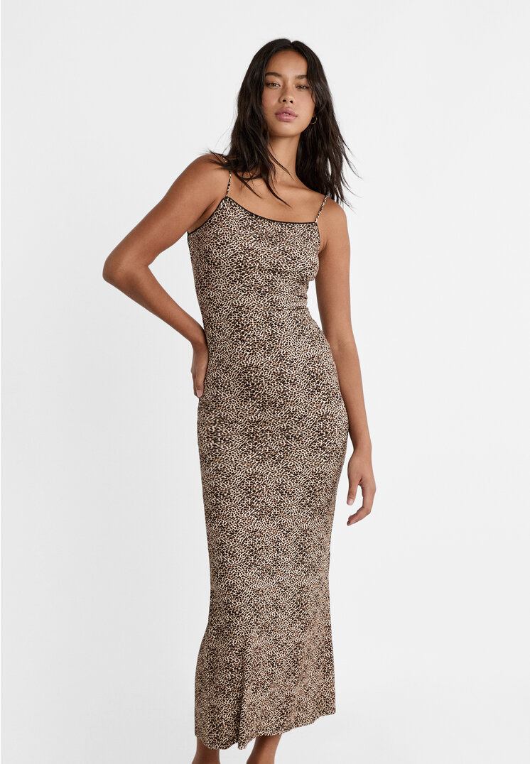 Stradivarius Langes Kleid mit freiem Rücken im Leoparden-Look Beige S
Stradivarius Langes Kleid mit freiem Rücken im Leoparden-Look Beige S