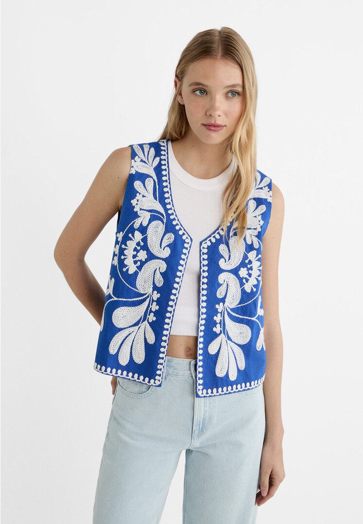 Stradivarius Weste mit farblich abgesetzter Stickerei Elektrisch Blau XS
Stradivarius Weste mit farblich abgesetzter Stickerei Elektrisch Blau XS
