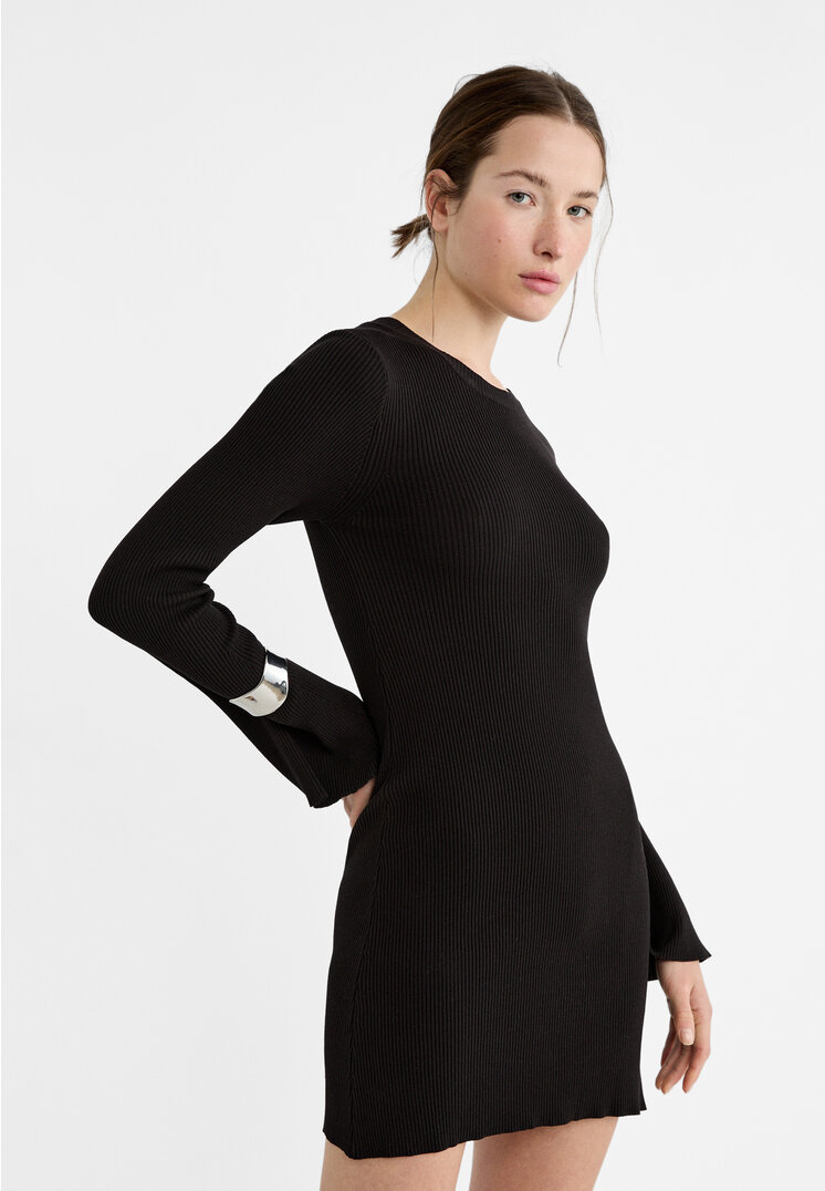 Stradivarius Kurzes Kleid mit ausgestellten Ärmeln Schwarz L