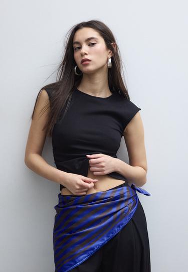 Basic fitted büzgülü t-shirt - Görsel 13